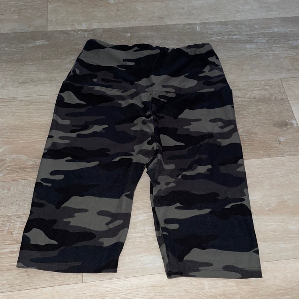 Cotton camo biker shorts size small